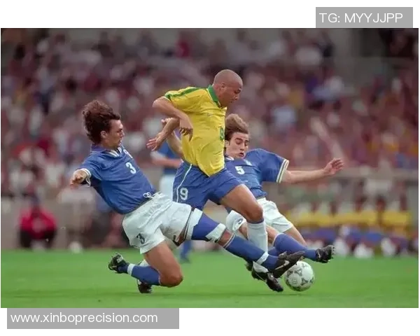 聚焦足球世界赛场巨星风采展现激情与荣耀时刻