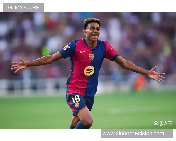 球星足球创意形象大揭秘：突破传统界限，重塑运动与艺术的完美融合